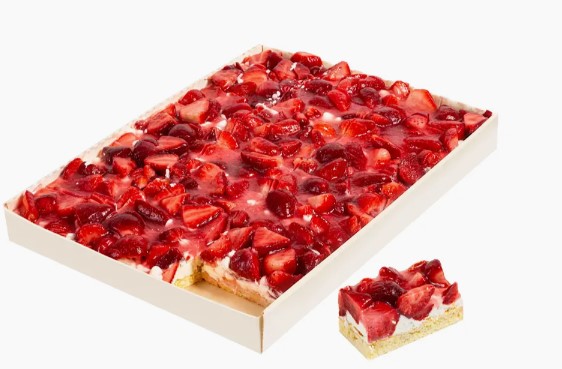 TORTA ALLE FRAGOLE PRETAGLIATA